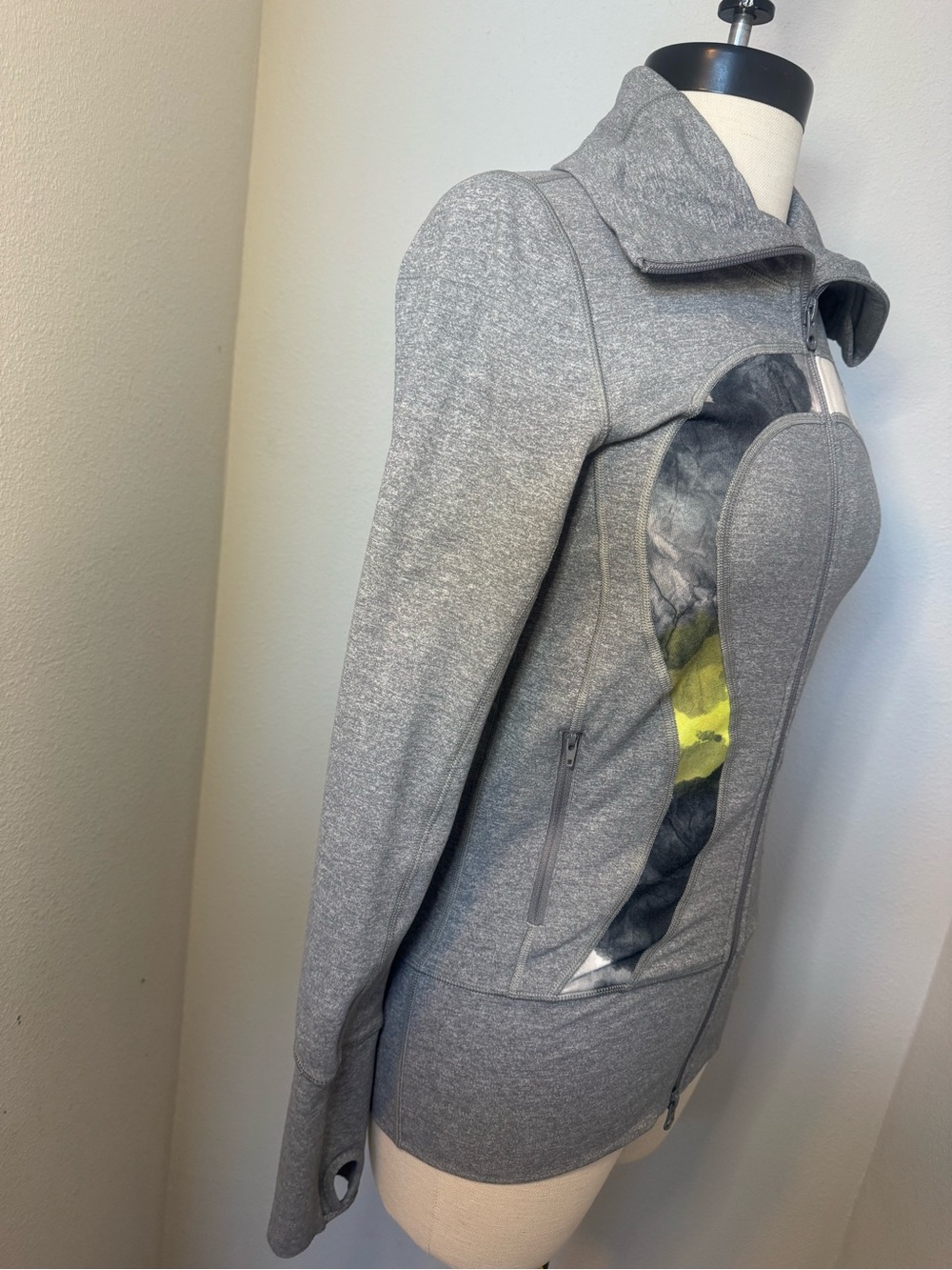 Lululemon In Stride jacket - Picture 2 of 6